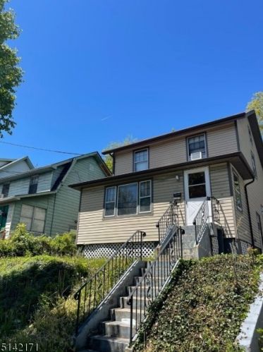 123 Lincoln Pl, Irvington, NJ 07111-3161