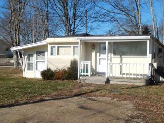 239 Pelletier Ln, Tiverton, RI 02878-3007