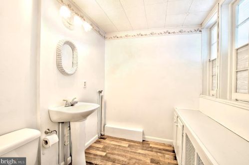 522 2nd Ave, Parkesburg PA  19365-1404 exterior