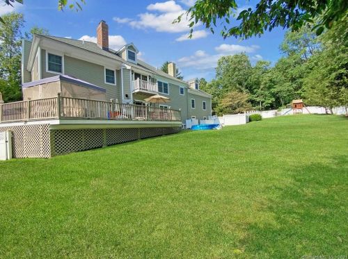 40 Wildwood Rd, Stamford, CT 06903-2109