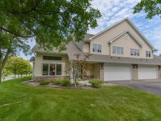 4430 Lakeshore Ter, Saint Paul, MN 55122-2474