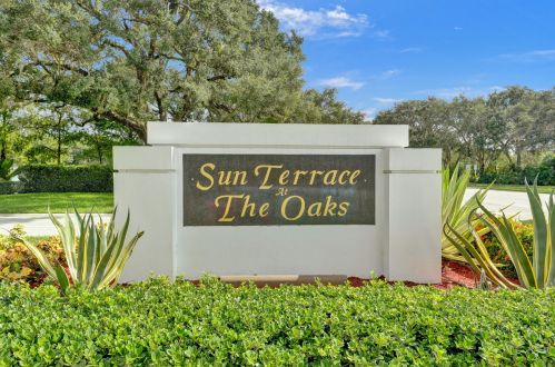 7902 Chapman Oak Ct, West Palm Beach, FL 33410-4461