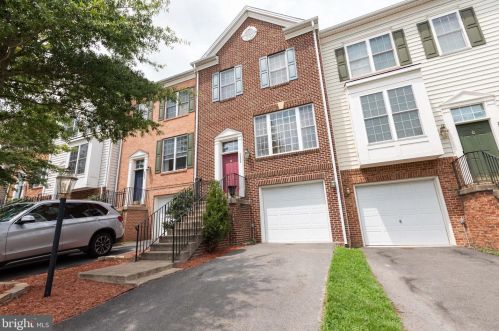 2532 Oak Tree Ln, Woodbridge, VA 22191-6006