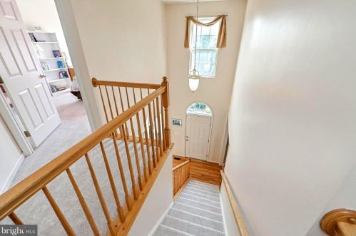 34 Stocks St, Lovettsville VA  20180-8640 exterior