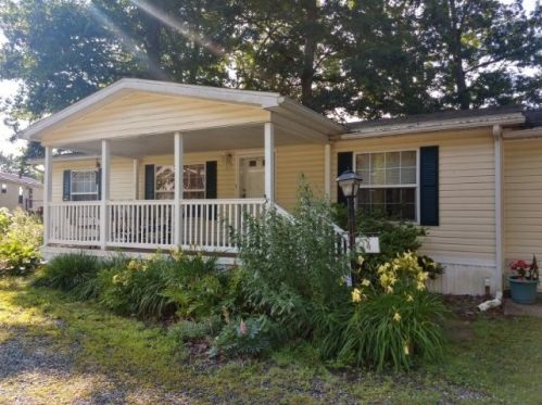 14 Ruby Dr, Grove City, PA 16127-4686