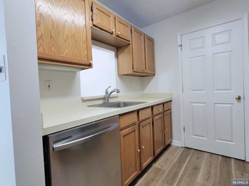 1040 Cumberland Ct, Mahwah NJ  07430-1361 exterior