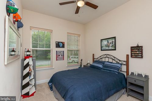 264 Burberry Ln, Charles Town WV  25414-5621 exterior