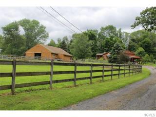 9 Hedges Rd, Warwick, NY 10990-2426
