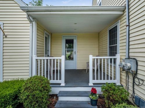 42 Twin Lakes Rd, North Branford, CT 06471-1208