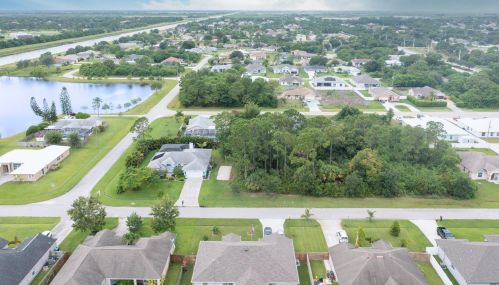 4658 Obelisk St, Fort Pierce, FL 34953-6733