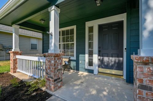 165 Hickory Ln, Georgetown TX  78633-4382 exterior