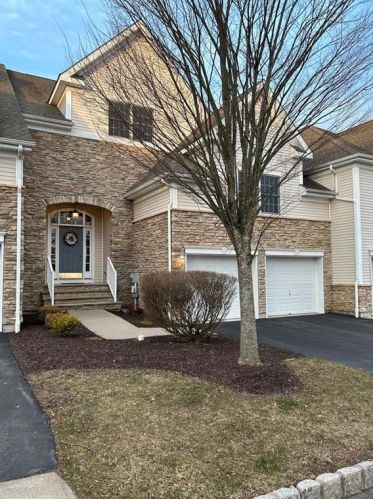 550 Quaker Ridge Ter, Easton, PA 18042-7103