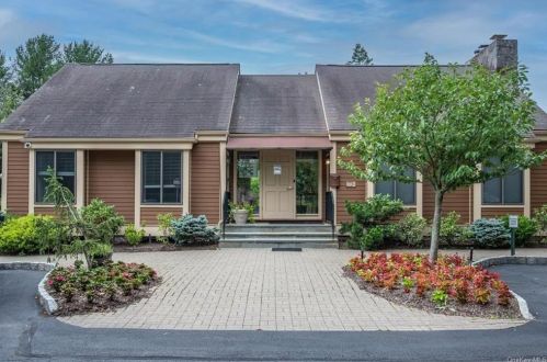 208 Ivy Hill Ln, Rye Brook NY  10573-1607 exterior