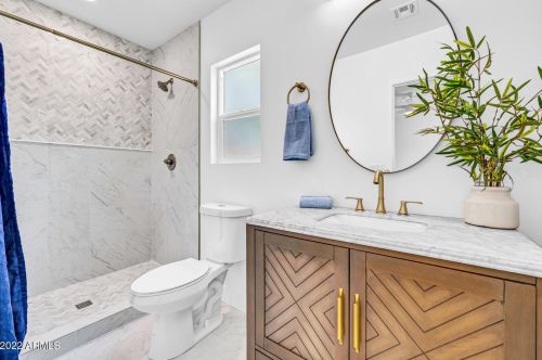 1111 Bethany Home Rd, Phoenix AZ  85014-2229 exterior