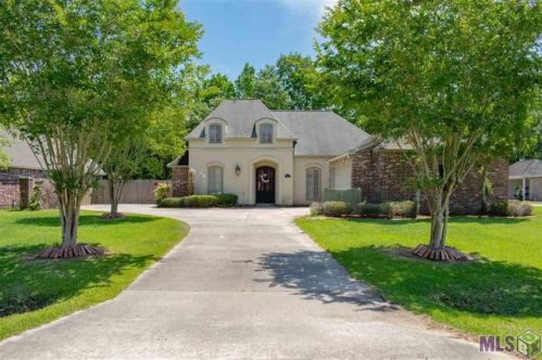 30090 Oak Shadow Dr, Walker, LA 70785-7202