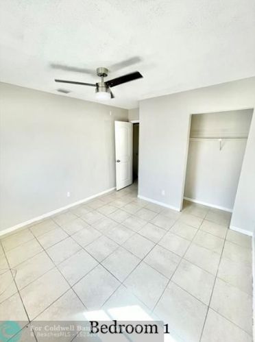 37 6th Ave, Dania Beach FL  33004-3262 exterior