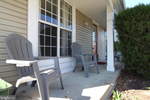 2922 Madeira Ct, Woodbridge VA  22192-1923 exterior