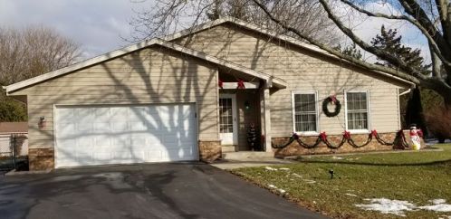1112 River Park Cir, Mukwonago, WI 53149-1083