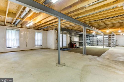 5594 Tucson Ct, Haymarket VA  20169-3145 exterior