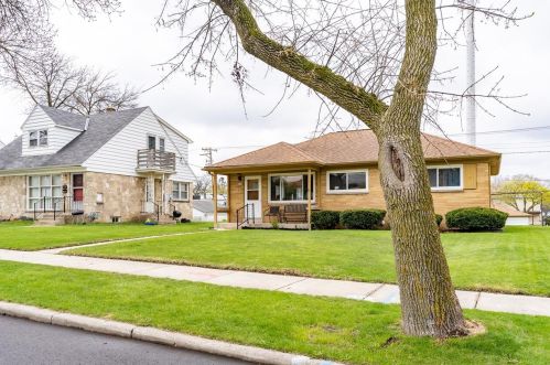 8729 Elmore Ave, Milwaukee, WI 53222-2842