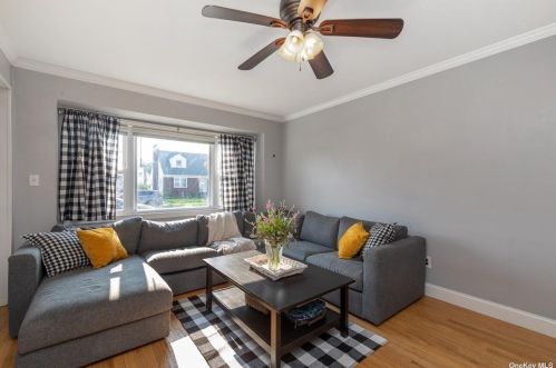 420 Clement Ave, Floral Park NY  11003-3320 exterior