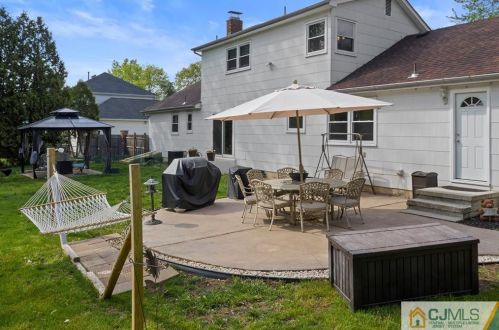 15 Sandburg Dr, Morganville NJ  07751-1428 exterior