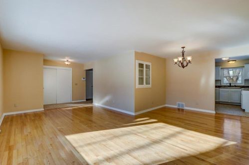 14500 Redwood Dr, Waukesha, WI 53151-5238