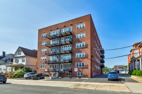 70 32nd St, Bayonne NJ  07002-2850 exterior