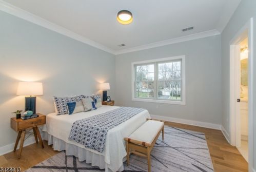 84 Elmwood Ave, Chatham Township NJ  07928-2628 exterior