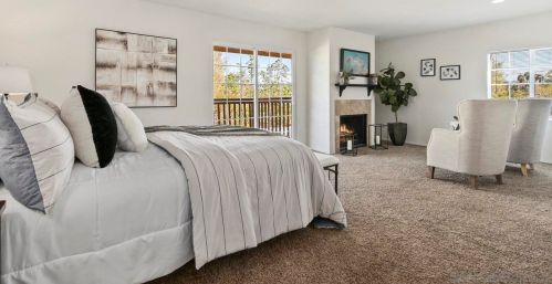 1171 Sunset Dr, Vista CA  92081-7407 exterior