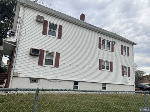 156 Cambridge Ave, Outwater, NJ 07026-3318