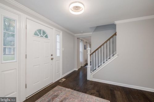 6251 Garretson St, Springfield VA  22015-3521 exterior