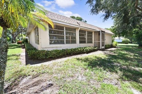 225 Yorkshire Ct, Naples FL  34112-0228 exterior