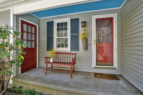 34 Village St, Millis, MA 02054-1726