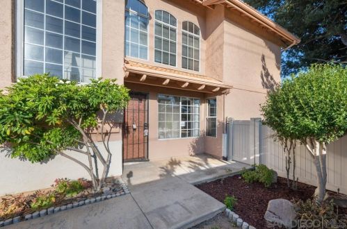 1791 Promenade Pl, Vista CA  92083-6167 exterior