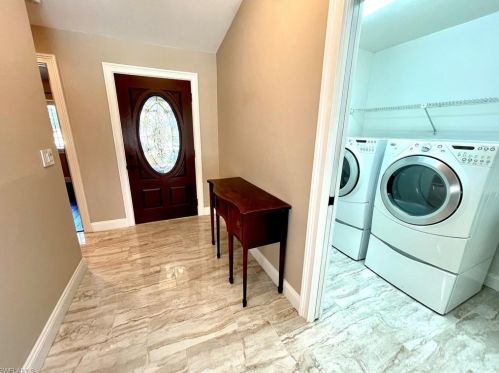 1380 Monarch Cir, Naples, FL 34116-6607
