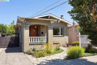 422 44th St, Oakland CA  94609-2136 exterior