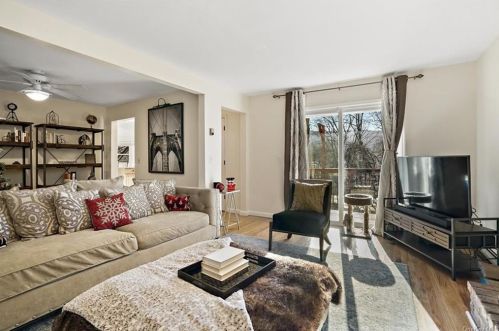 27 Kings Point Ln, Washingtonville NY  10992-2026 exterior