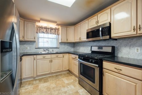 2430 Mountain Ave, Scotch Plains, NJ 07076-1459