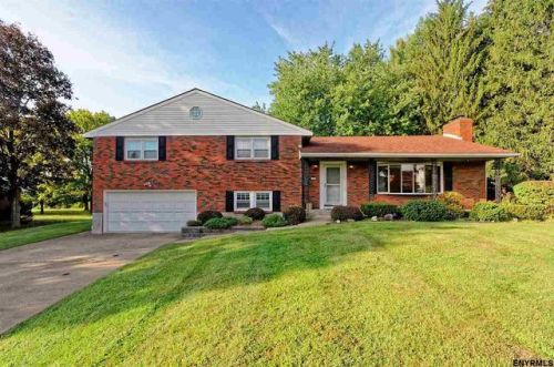 104 Latham Ridge Rd, Newtonville, NY 12110-3012