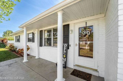 2558 Stratford Dr, Cocoa FL  32926-4319 exterior