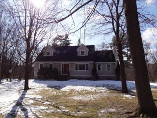 4 Pine Ln, Mahopac, NY 10541-3340