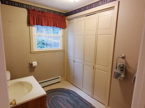 19 Ducarl Dr, Lincoln RI  02865-1320 exterior