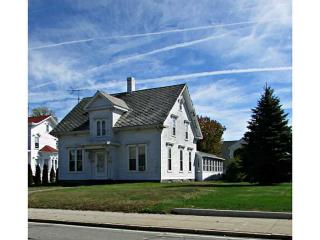 498 Main St, Woonsocket RI  02895-1154 exterior
