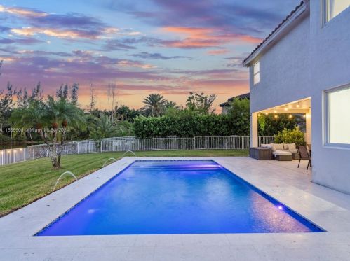 3761 144th Ave, Hollywood FL  33027-3785 exterior