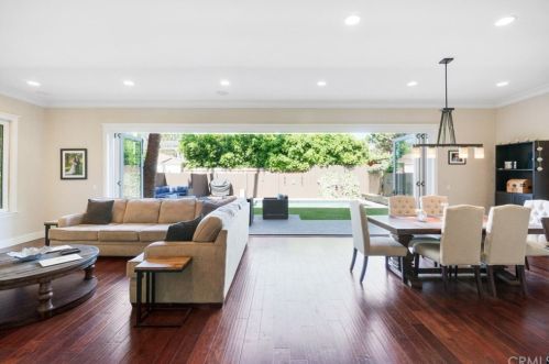 3806 Vantage Ave, North Hollywood, CA 91604-3636