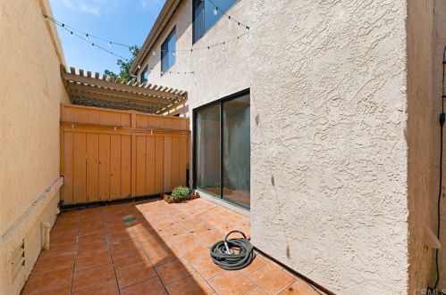 6868 Maple Leaf Dr, Carlsbad CA  92011-3947 exterior