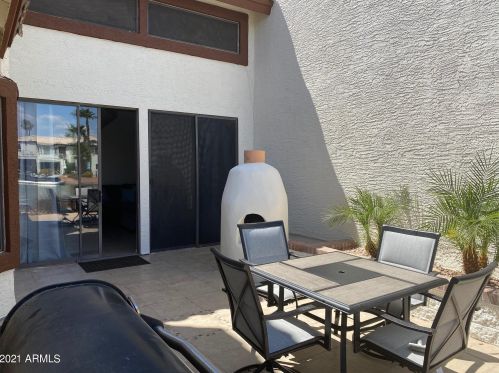 517 Marina Dr, Gilbert AZ 85233-6613 exterior