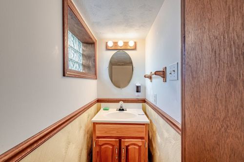 520 Vernon St, New Kensington PA  15068-5850 exterior