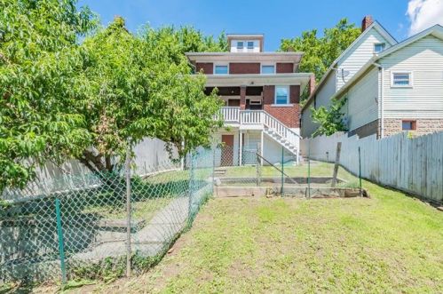 238 21st Ave, Whitaker PA  15120-2524 exterior